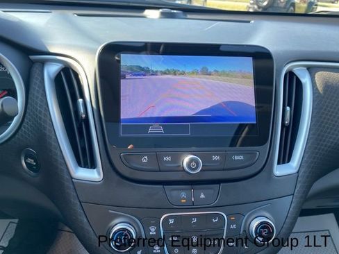 Used 2023 Chevrolet Malibu LT image 19