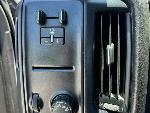 Used 2019 Chevrolet Silverado 2500 W/T AWD/4WD image 25