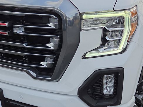 Used 2021 GMC Sierra 1500 AT4 w/ AT4 Premium Package AWD/4WD image 4
