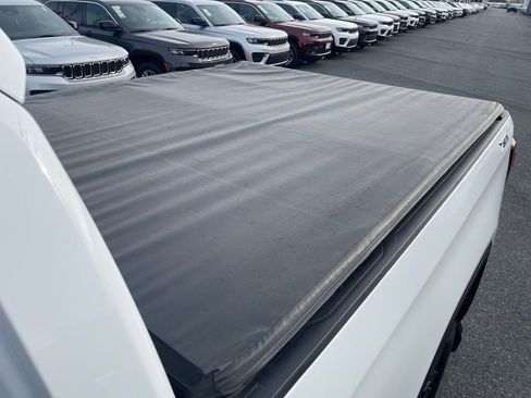 Used 2021 GMC Sierra 1500 Elevation image 17