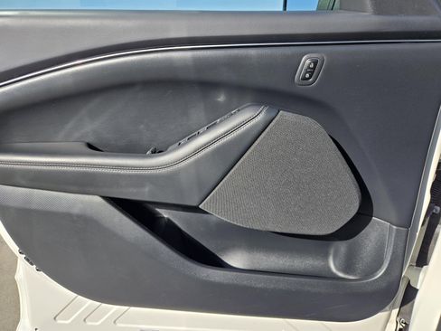 Used 2023 Ford Mustang Mach-E Select image 22