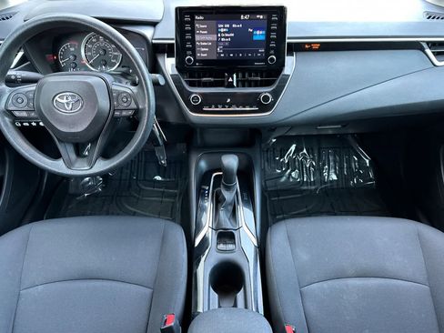 Used 2021 Toyota Corolla LE FWD image 3