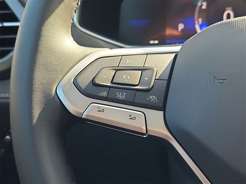 New 2025 Volkswagen Taos SE image 15