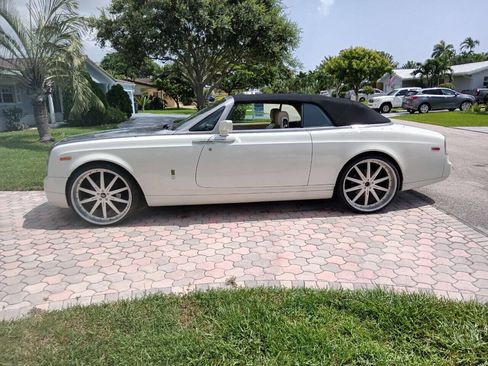 Used 2008 Rolls-Royce Phantom Drophead Coupe image 3