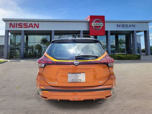 Used 2023 Nissan Kicks SR w/ Interior Electronics Package FWD image 5