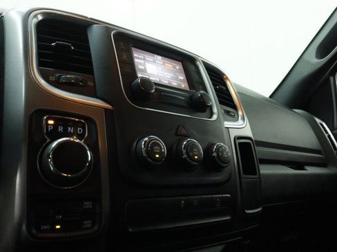 Used 2022 RAM 1500 Warlock AWD/4WD image 16