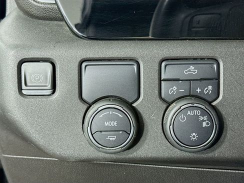 Used 2023 Chevrolet Silverado 1500 LT image 10