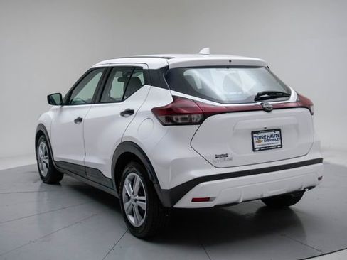 Used 2022 Nissan Kicks S FWD image 4