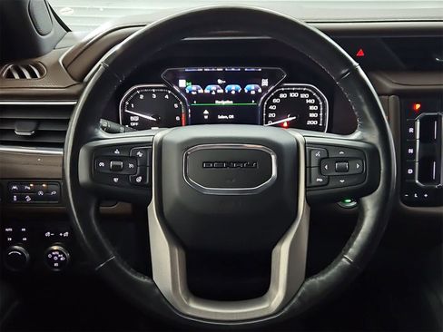 Used 2021 GMC Yukon Denali w/ Denali Premium Package image 24