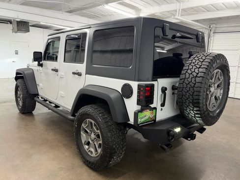 Used 2016 Jeep Wrangler Unlimited Rubicon w/ Connectivity Group AWD/4WD image 7
