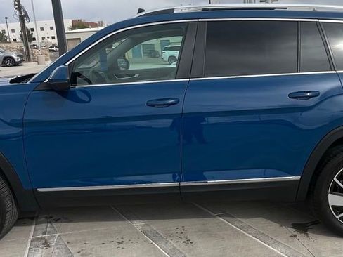 Certified 2025 Volkswagen Atlas SEL image 3