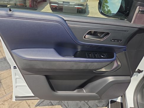 Used 2026 INFINITI QX80 4WD w/ Sport Exterior Package image 6