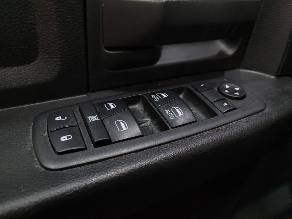 Used 2018 RAM 1500 Express w/ Black Ram 1500 Express Group AWD/4WD image 27