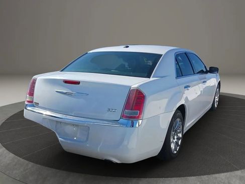 Used 2014 Chrysler 300 image 3