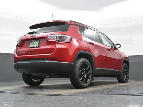 New 2026 Jeep Compass Latitude AWD/4WD image 18