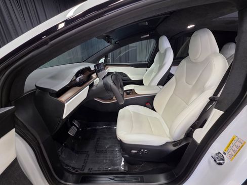 Used 2022 Tesla Model X AWD/4WD image 30