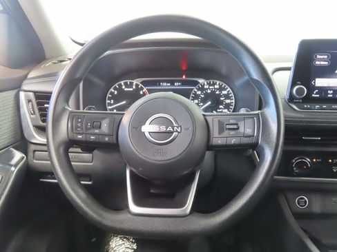 Used 2023 Nissan Rogue S image 9