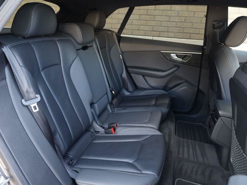 Used 2019 Audi Q8 Premium w/ Convenience Package AWD/4WD image 27