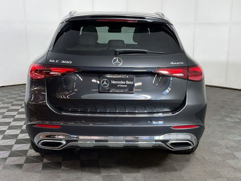 Used 2025 Mercedes-Benz GLC 300 4MATIC image 10