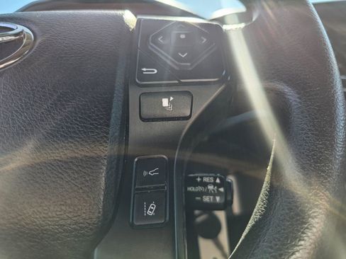 Used 2022 Toyota Tacoma SR image 34