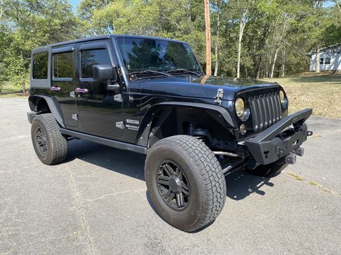 Used 2014 Jeep Wrangler Unlimited Sport w/ Quick Order Package 24S image 2