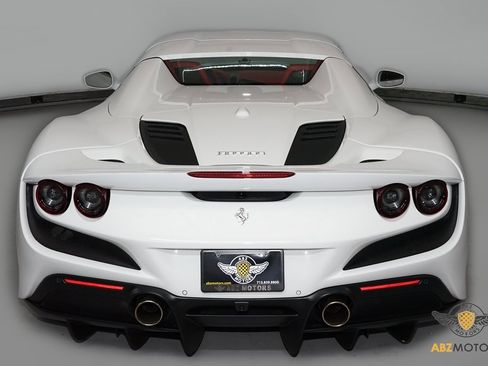 Used 2023 Ferrari F8 Tributo image 8