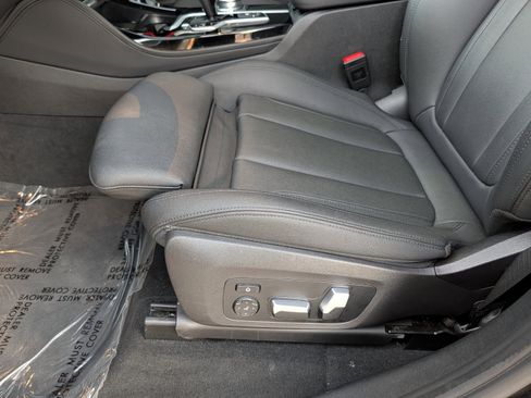 Used 2021 BMW X4 xDrive30i w/ M Sport Package image 11