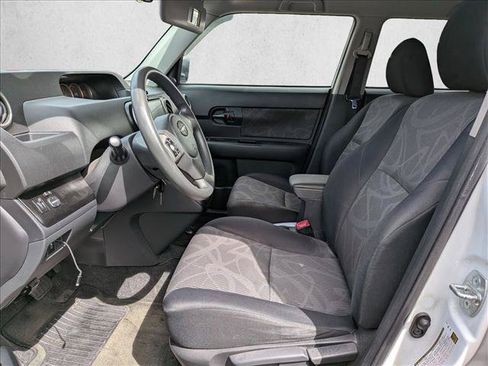 Used 2014 Scion xB FWD image 12