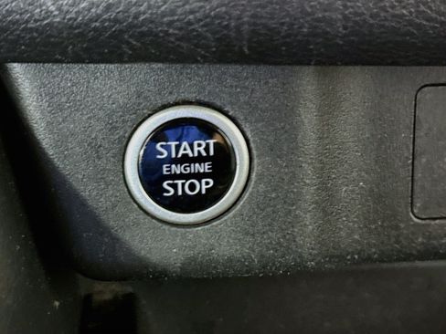 Used 2022 Nissan Rogue SV FWD image 21