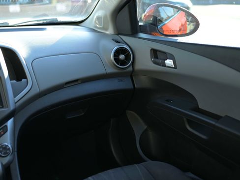 Used 2013 Chevrolet Sonic LT image 8