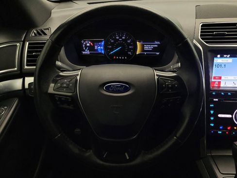 Used 2017 Ford Explorer Limited w/ Equipment Group 301A FWD image 22