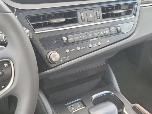 Used 2023 Lexus ES 350 w/ Accessory Package (Z1) FWD image 28