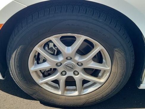 Used 2023 Chrysler Pacifica Touring-L FWD image 7