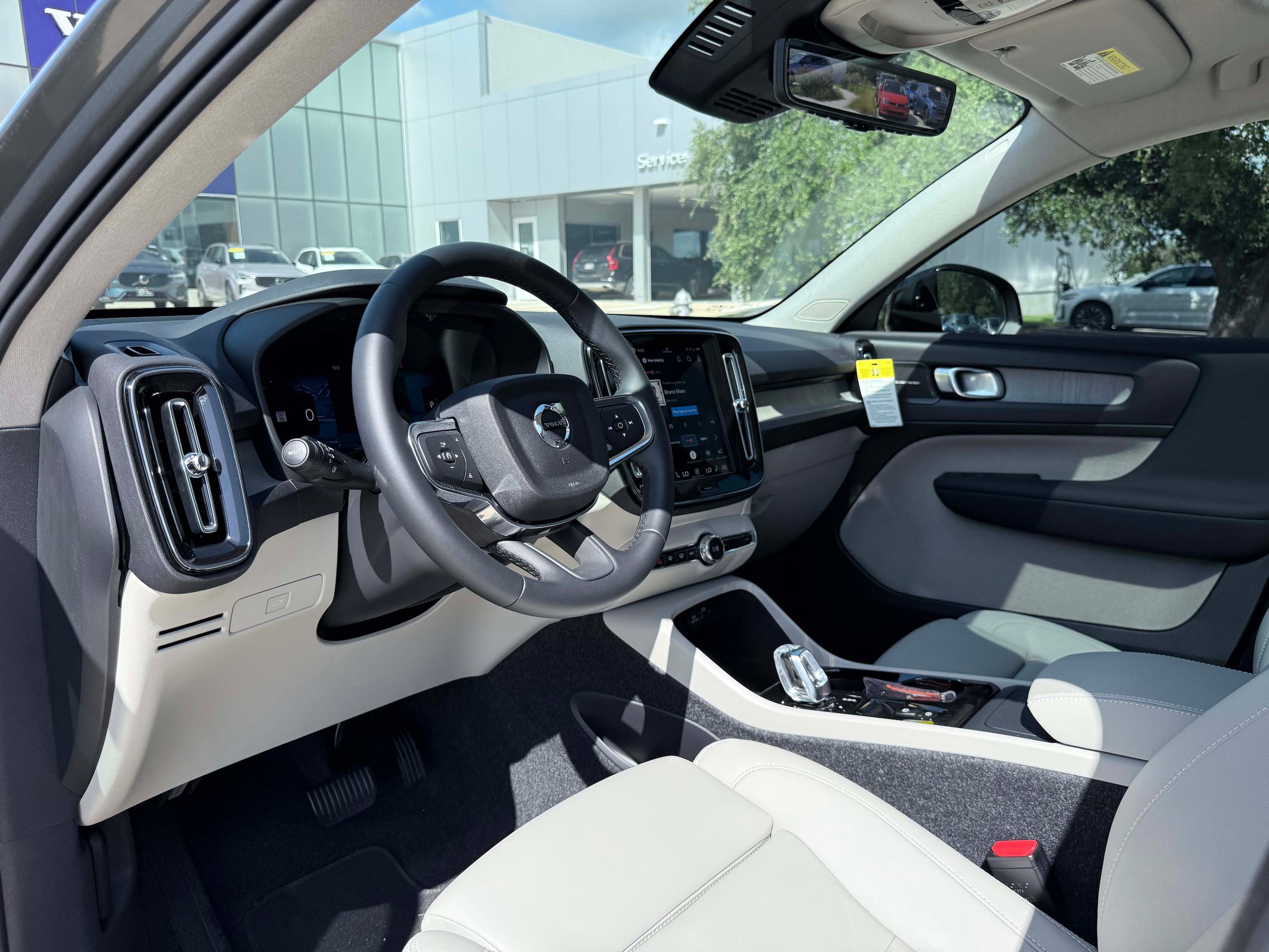 New 2026 Volvo XC40 B4 Plus w/ Protection Package Premier FWD image 11