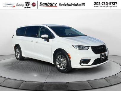 Used 2023 Chrysler Pacifica Touring-L