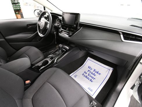 Used 2022 Toyota Corolla LE FWD image 31