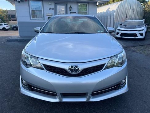 Used 2012 Toyota Camry SE FWD image 2