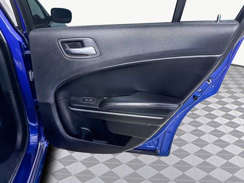 Used 2022 Dodge Charger SXT w/ Leather Interior Group image 28