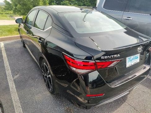 Used 2023 Nissan Sentra SR w/ Electronics Package FWD image 8