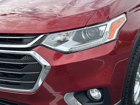 Used 2019 Chevrolet Traverse LT image 11