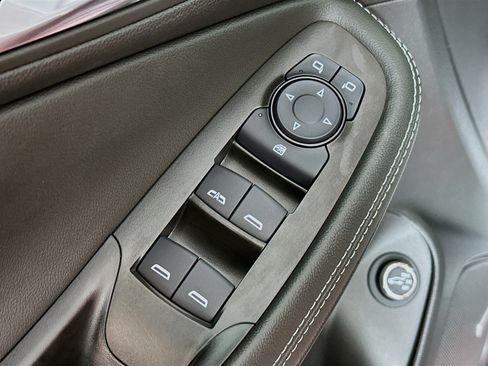 Used 2026 Buick Encore GX Avenir w/ Avenir Technology Package FWD image 17