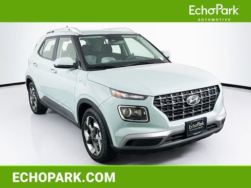 Used 2025 Hyundai Venue SEL FWD image 1