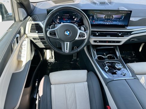 Used 2025 BMW X7 M60i AWD/4WD image 24