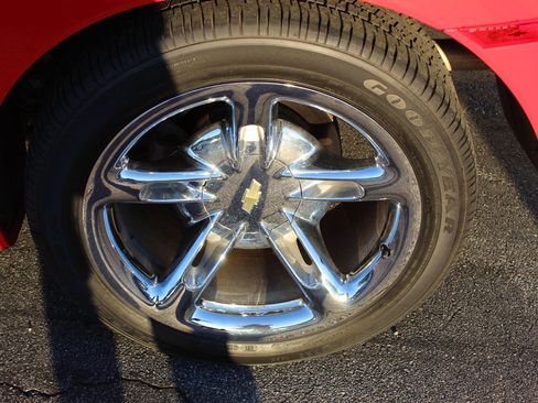 Used 2004 Chevrolet SSR w/ Preferred Equipment Group image 14