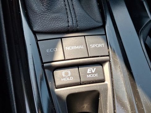 Used 2025 Toyota Camry SE FWD image 24