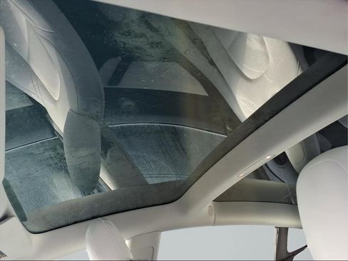 Used 2019 Tesla Model 3 image 18