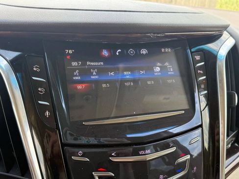 Used 2015 Cadillac Escalade Luxury image 13