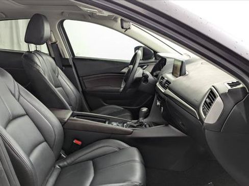 Used 2018 MAZDA MAZDA3 Touring FWD image 22