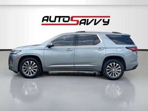 Used 2023 Chevrolet Traverse Premier FWD image 4
