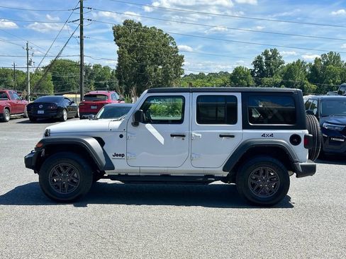 Used 2024 Jeep Wrangler Unlimited Sport AWD/4WD image 3